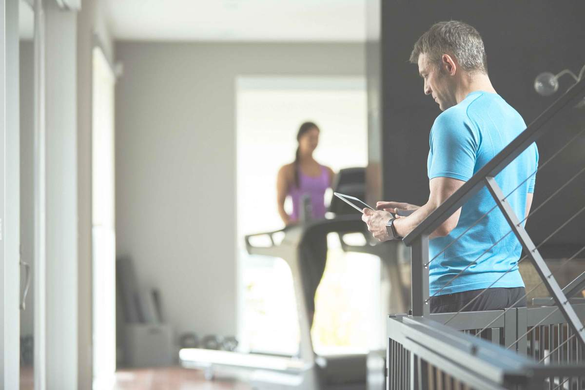 Tapis roulant pliable intelligent avancé MATRIX TF50XIR 16"