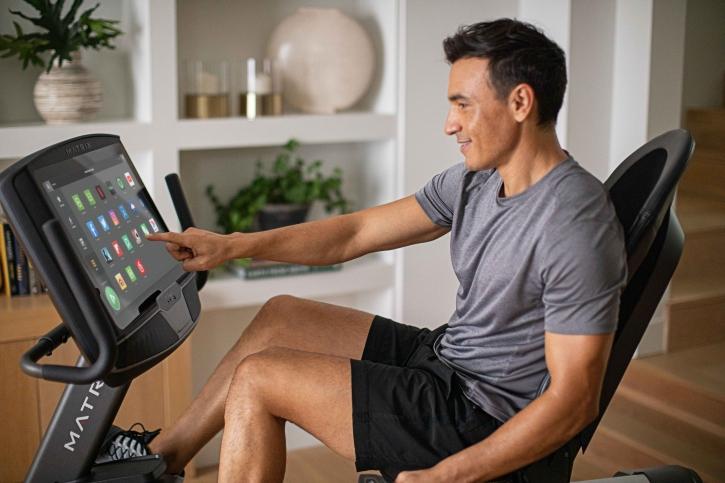 MATRIX R50 Bicicleta Reclinada LED - Wellness Pro Fitness Equipment